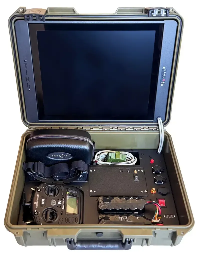 Shadow 10 unmanned aerial system with 15 km fiber optic, Analog